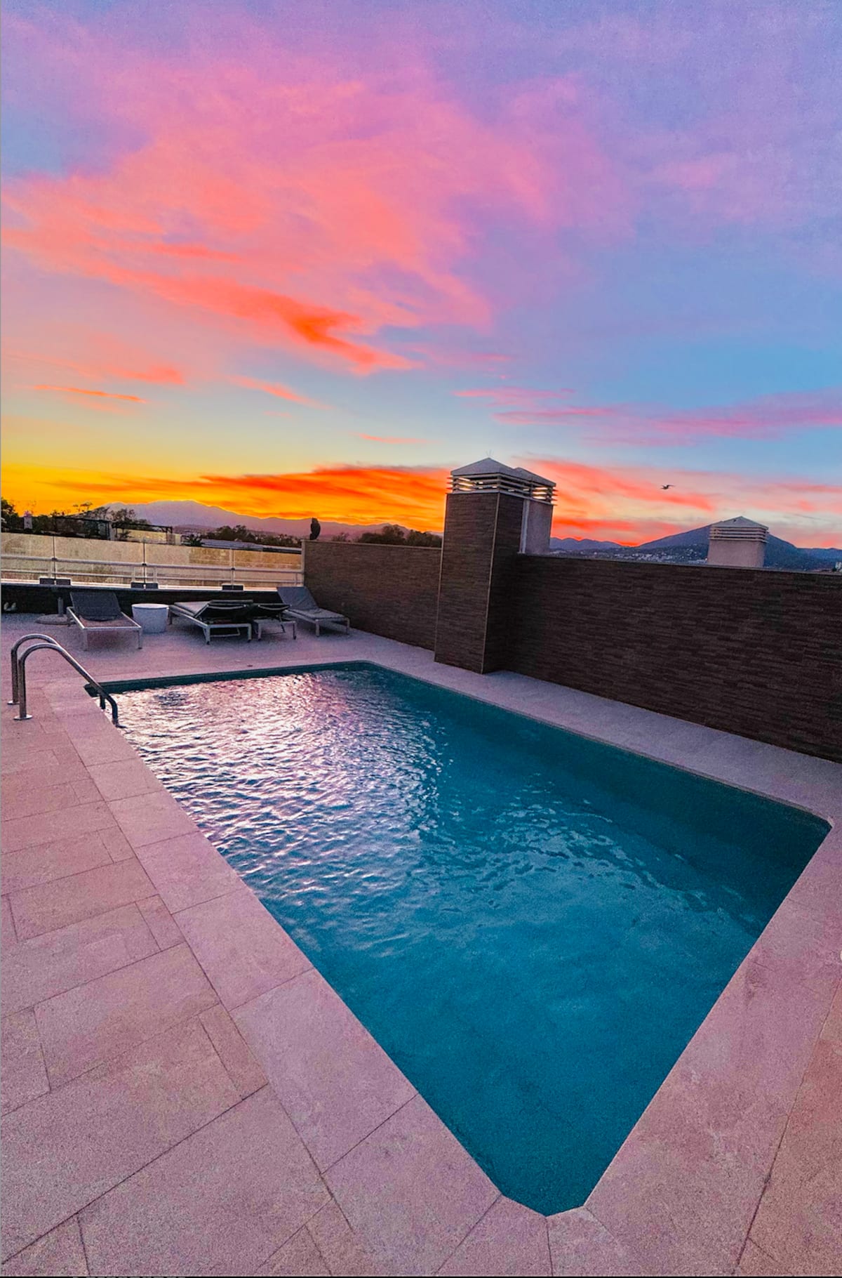 Seafront Luxury Penthouse · Puerto Banús · Marbella